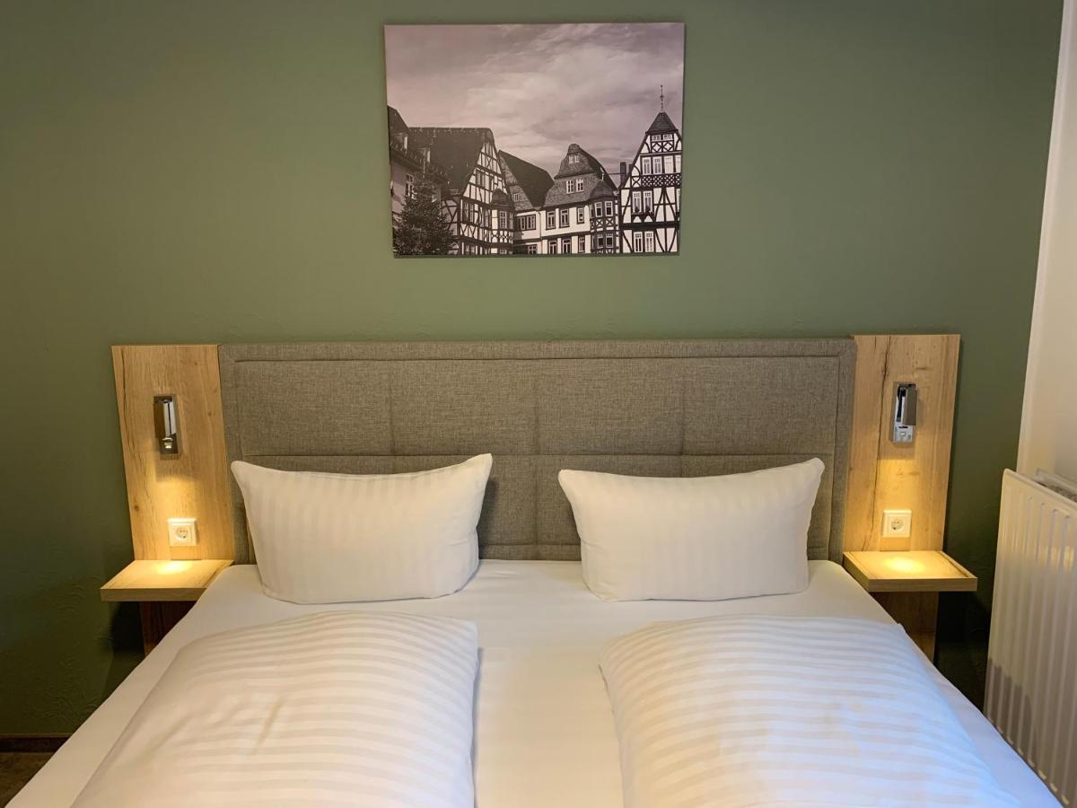 Hotel Zur Eisenbahn Limburg an der Lahn Exterior foto